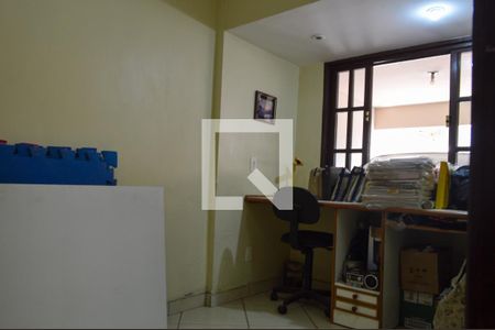 Casa à venda com 390m², 3 quartos e 4 vagas Casa à venda com 390m², 3 quartos e 4 vagasEscritório