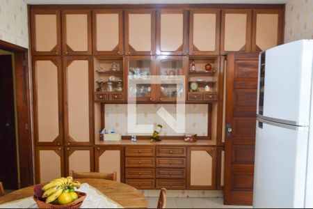 Casa à venda com 390m², 3 quartos e 4 vagas Casa à venda com 390m², 3 quartos e 4 vagasCozinha