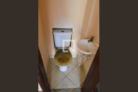 Casa à venda com 390m², 3 quartos e 4 vagas Casa à venda com 390m², 3 quartos e 4 vagasBanheiro da churrasqueira 1