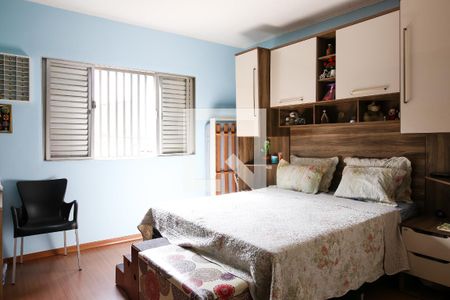 Casa à venda com 213m², 3 quartos e 2 vagasQuarto 1