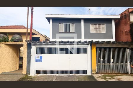 Casa à venda com 213m², 3 quartos e 2 vagasFachada