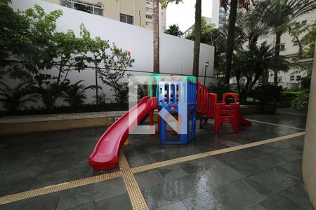 Apartamento para alugar com 374m², 4 quartos e 4 vagas Apartamento para alugar com 374m², 4 quartos e 4 vagasÁrea comum - Playground