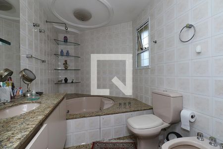 Apartamento para alugar com 374m², 4 quartos e 4 vagas Apartamento para alugar com 374m², 4 quartos e 4 vagasBanheiro da Suíte 1