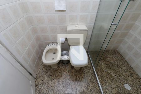 Apartamento para alugar com 374m², 4 quartos e 4 vagas Apartamento para alugar com 374m², 4 quartos e 4 vagasBanheiro da Suíte 2
