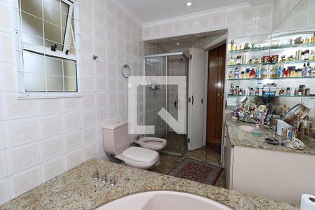 Apartamento para alugar com 374m², 4 quartos e 4 vagas Apartamento para alugar com 374m², 4 quartos e 4 vagasBanheiro da Suíte 1