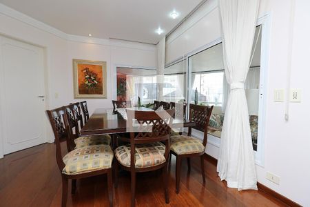 Apartamento para alugar com 374m², 4 quartos e 4 vagas Apartamento para alugar com 374m², 4 quartos e 4 vagasSala de Jantar