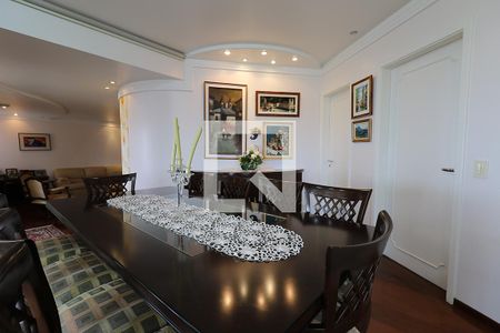 Apartamento para alugar com 374m², 4 quartos e 4 vagas Apartamento para alugar com 374m², 4 quartos e 4 vagasSala de Jantar