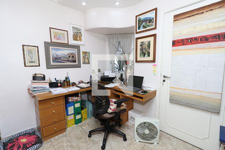 Apartamento para alugar com 374m², 4 quartos e 4 vagas Apartamento para alugar com 374m², 4 quartos e 4 vagasEscritório