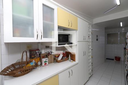 Apartamento para alugar com 374m², 4 quartos e 4 vagas Apartamento para alugar com 374m², 4 quartos e 4 vagasCozinha