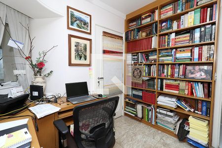 Apartamento para alugar com 374m², 4 quartos e 4 vagas Apartamento para alugar com 374m², 4 quartos e 4 vagasEscritório