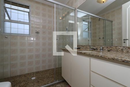 Apartamento para alugar com 374m², 4 quartos e 4 vagas Apartamento para alugar com 374m², 4 quartos e 4 vagasBanheiro da Suíte 2