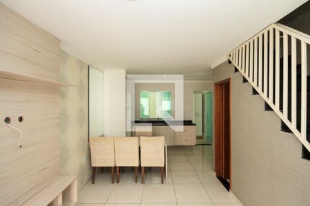 Sala de casa de condomínio para alugar com 2 quartos, 100m² em Cidade São Mateus, São Paulo