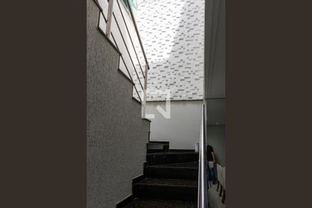 Escada de casa para alugar com 3 quartos, 240m² em Vila Bela, São Paulo