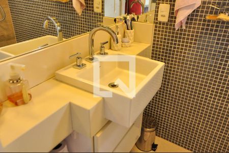 Apartamento à venda com 95m², 2 quartos e 1 vagaBanheiro da Sala