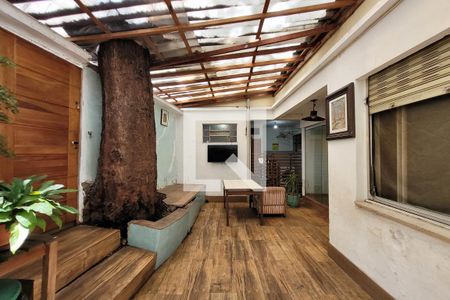 Casa à venda com 180m², 4 quartos e 1 vagaQuintal casa 1