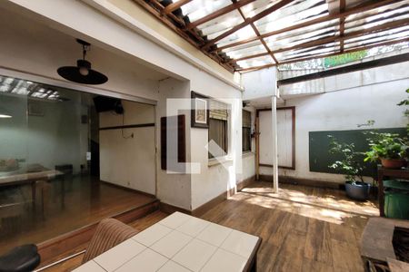 Casa à venda com 180m², 4 quartos e 1 vagaQuintal casa 1