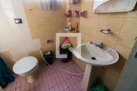 Casa à venda com 250m², 4 quartos e 2 vagasBanheiro 2