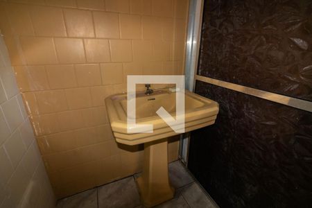 Casa à venda com 250m², 4 quartos e 2 vagasBanheiro 1 