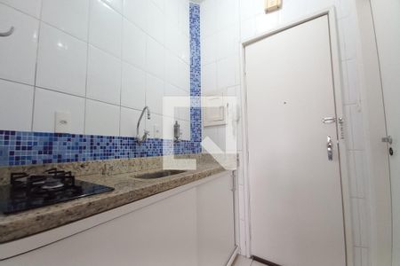 Cozinha  de apartamento à venda com 1 quarto, 48m² em Centro, Campinas
