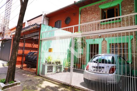 Casa à venda com 120m², 2 quartos e 1 vagaFachada