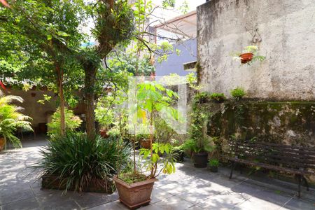 Casa à venda com 120m², 2 quartos e 1 vagaQuintal