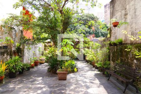 Casa à venda com 120m², 2 quartos e 1 vagaQuintal