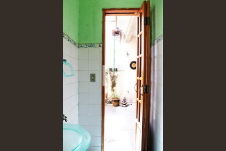 Casa à venda com 120m², 2 quartos e 1 vagaLavabo