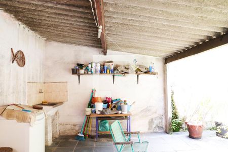 Casa à venda com 120m², 2 quartos e 1 vagaÁrea de Serviço