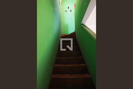 Casa à venda com 120m², 2 quartos e 1 vagaEscada