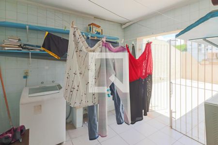 Casa à venda com 152m², 3 quartos e 2 vagasLavanderia