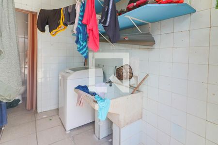 Casa à venda com 152m², 3 quartos e 2 vagasLavanderia