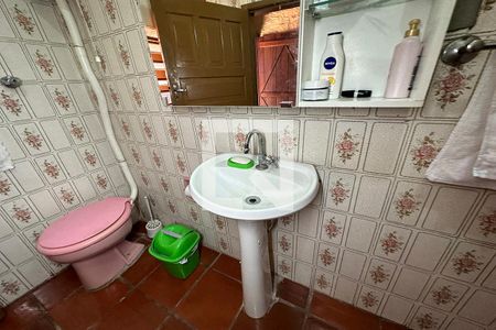 Casa à venda com 120m², 3 quartos e 2 vagasBanheiro 2 - Torneira
