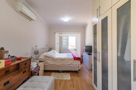 Casa à venda com 329m², 4 quartos e 4 vagasSuíte 2