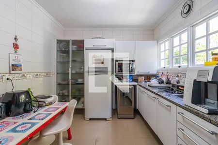 Casa à venda com 329m², 4 quartos e 4 vagasCozinha