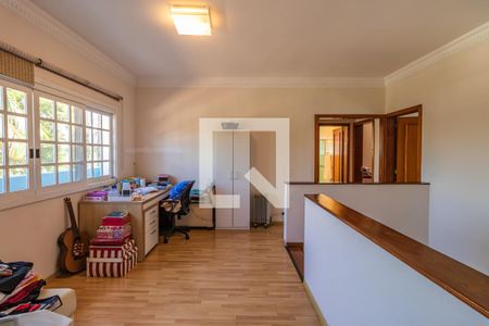 Casa à venda com 329m², 4 quartos e 4 vagasSala Privativa