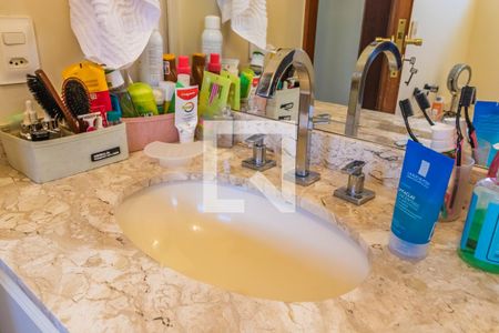 Casa à venda com 329m², 4 quartos e 4 vagasDetalhe do Banheiro da Suíte 2