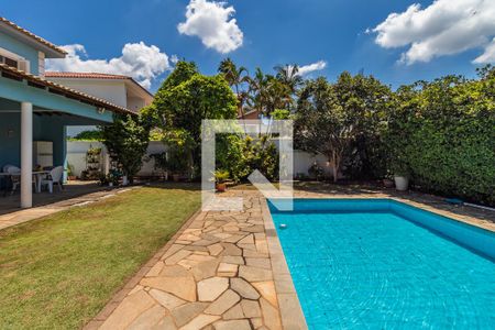 Casa à venda com 329m², 4 quartos e 4 vagasQuintal