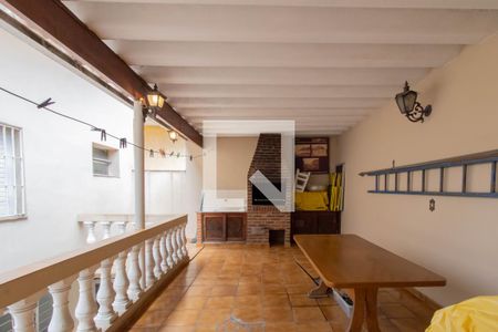 Casa à venda com 150m², 3 quartos e 3 vagas Casa à venda com 150m², 3 quartos e 3 vagasTerraço