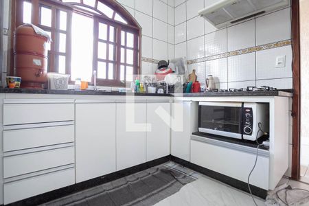 Casa à venda com 400m², 3 quartos e 4 vagas Casa à venda com 400m², 3 quartos e 4 vagasCozinha