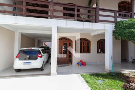 Casa à venda com 400m², 3 quartos e 4 vagas Casa à venda com 400m², 3 quartos e 4 vagasGaragem