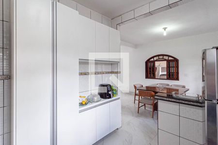 Casa à venda com 400m², 3 quartos e 4 vagas Casa à venda com 400m², 3 quartos e 4 vagasCozinha