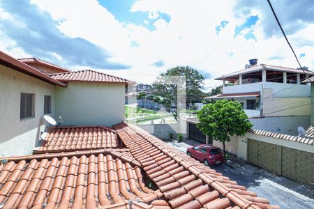 Casa à venda com 400m², 3 quartos e 4 vagas Casa à venda com 400m², 3 quartos e 4 vagasVista da varanda