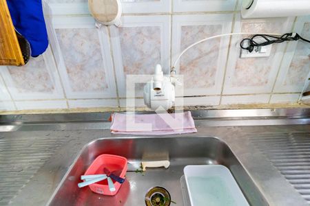 Casa à venda com 80m², 2 quartos e 2 vagasCozinha - Torneira