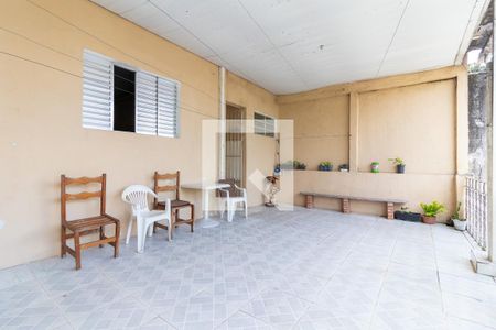 Casa à venda com 80m², 2 quartos e 2 vagasVaranda