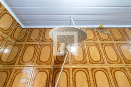 Casa à venda com 80m², 2 quartos e 2 vagasChuveiro