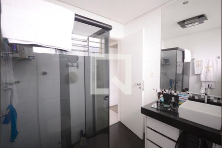 Casa à venda com 270m², 4 quartos e 2 vagasBanheiro 2