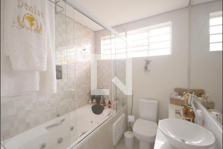 Casa à venda com 270m², 4 quartos e 2 vagasBanheiro da Suite