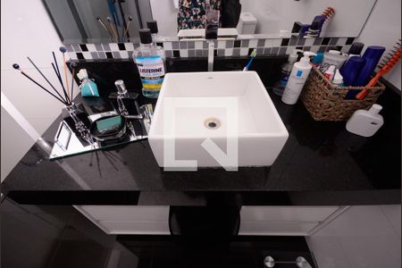 Casa à venda com 270m², 4 quartos e 2 vagasBanheiro 2