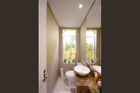 Casa à venda com 270m², 4 quartos e 2 vagasLavabo 