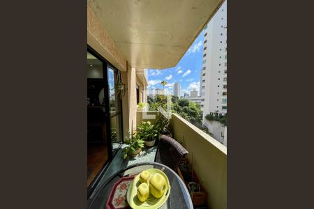 Sacada de apartamento à venda com 3 quartos, 130m² em Santana, São Paulo